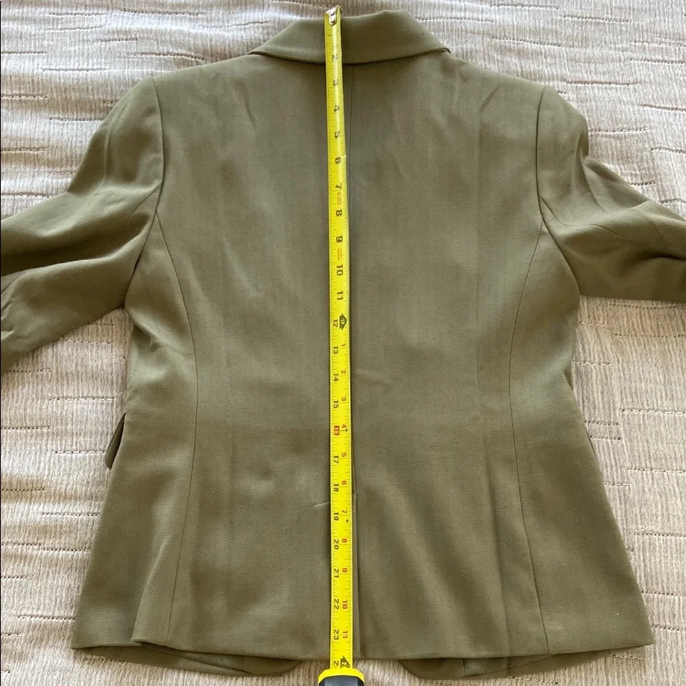 Green Tailored Blazer with Notched Lapels - Picture 5 of 6